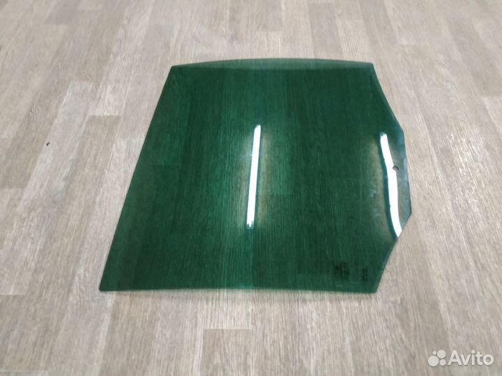 Стекло двери задней правой Volkswagen Tiguan 1 NF