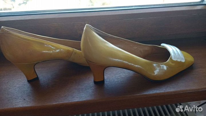 Пара туфель винтаж 60 е Европа