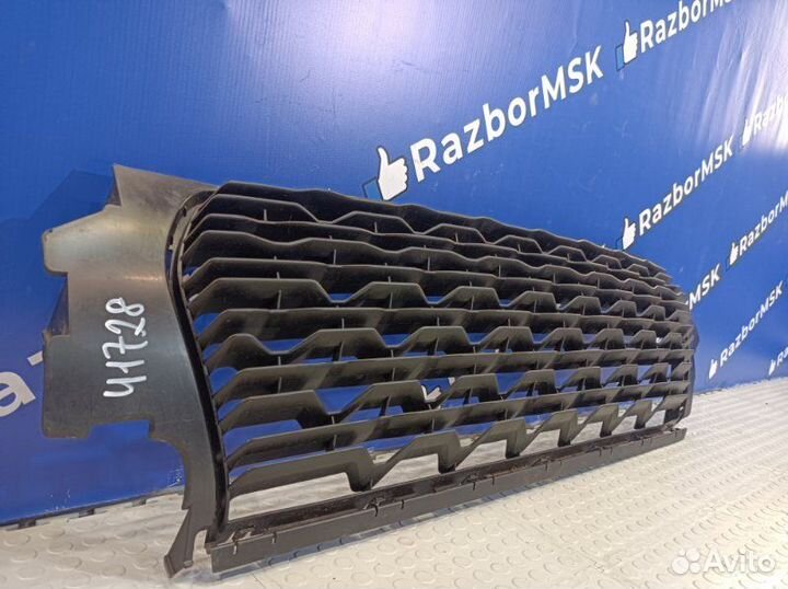 Решетка бампера передняя Renault Duster 2