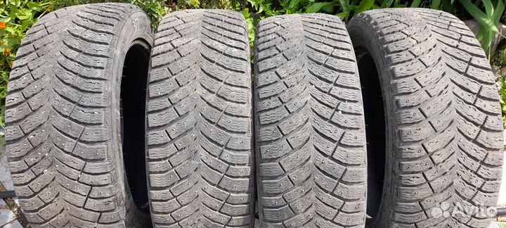 Michelin X-Ice North 4 215/55 R17 98T
