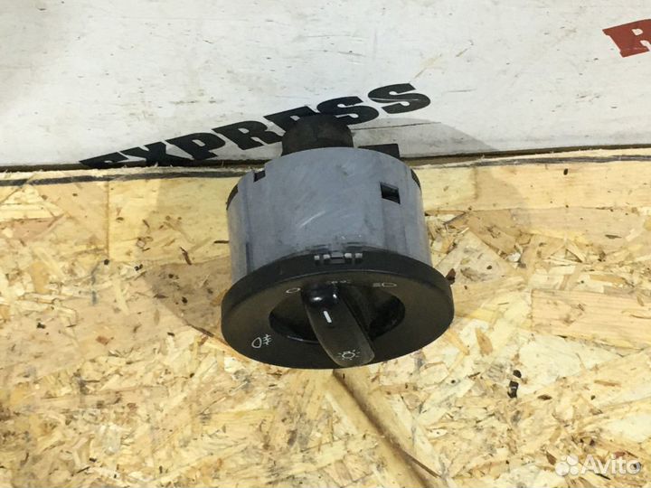 Переключатель света фар Skoda Octavia A5 FL