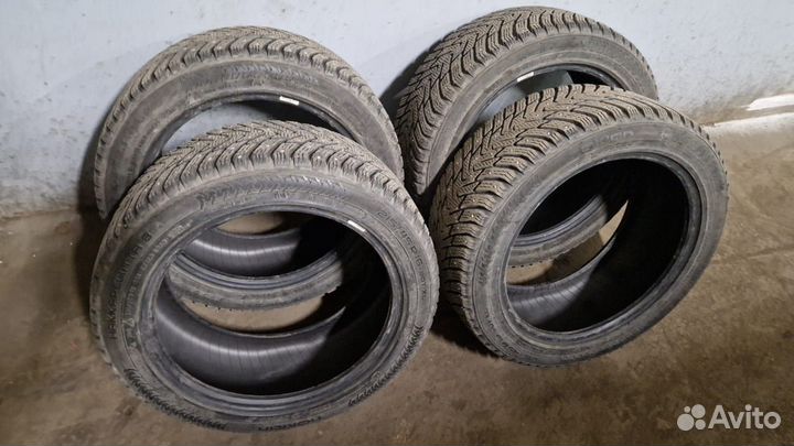 Nokian Tyres Hakkapeliitta 8 215/45 R16