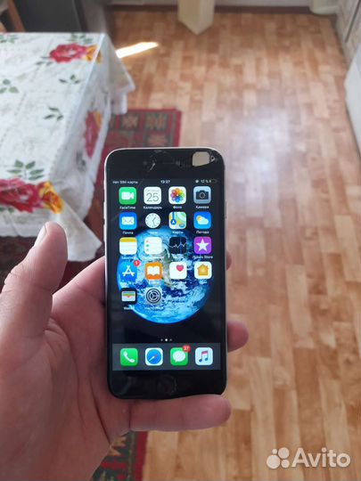 Телефон iPhone 6