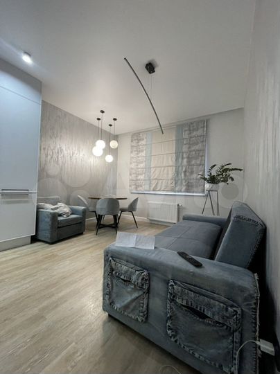 2-к. квартира, 63 м², 1/18 эт.