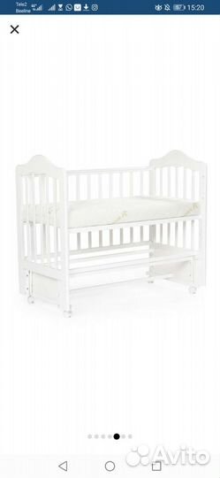 Детская кроватка с маятником