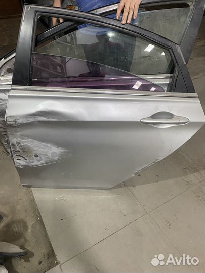 Двери передние на Hyundai sonata 2011года