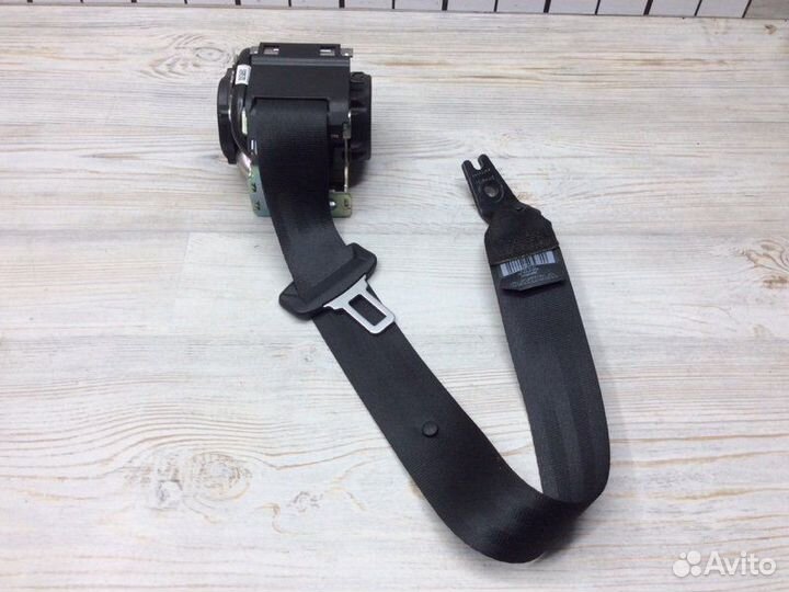 Ремень безопасности с пиропатроном задний правый