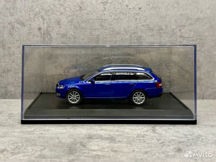 Модель автомобиля Skoda Octavia A7 Combi 1:43