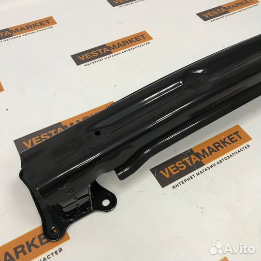 Усилитель переднего бампера Веста