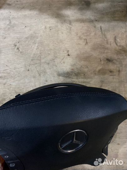 Подушка безопасности водителя Mercedes-Benz