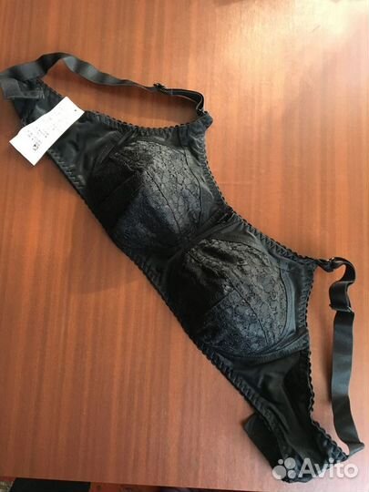 Бюстгальтеры новые для фиксации экзопротеза