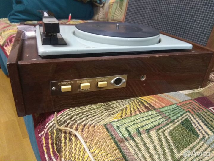 Проигрыватель пластинок СССР
