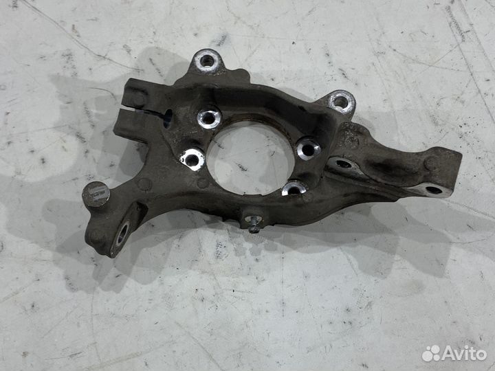 Кулак передний правый Nissan Murano Z52