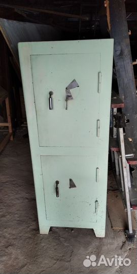 Шкаф металлический сейф