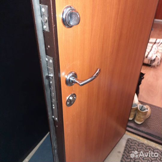 Вскрытие замков двери, установка и замена замков