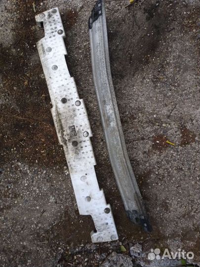 Усилитель бампера toyota camry 40