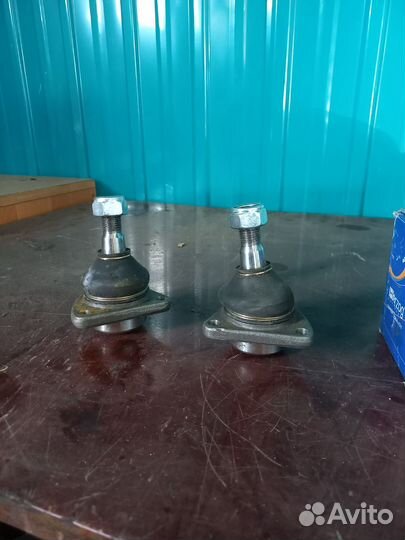 Шаровая опора газ 31105