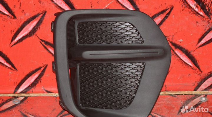 Решетка переднего бампера правая Kia Sportage 4