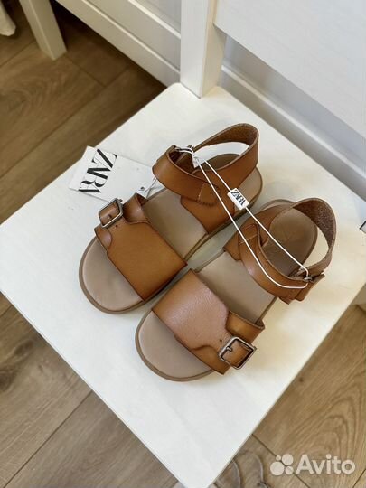 Сандалии zara для девочки 27 28