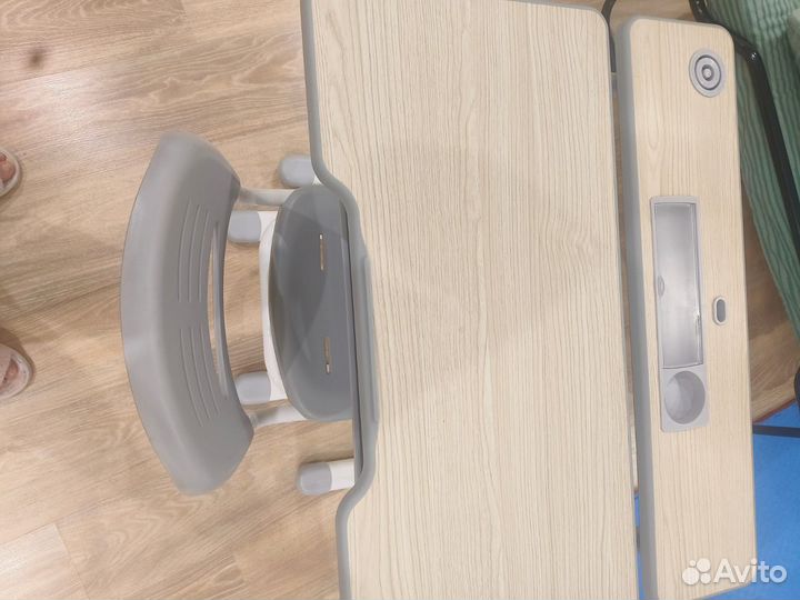 Растущий стол и стул для школьника