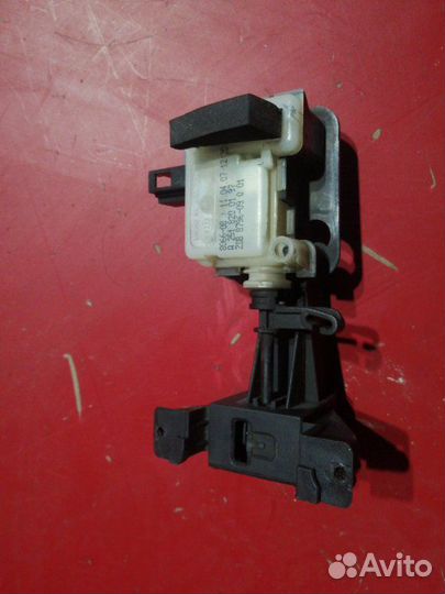 Замок лючка бензобака Mercedes Benz S500 W221 M