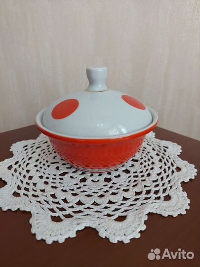 Чашки и масленка, фарфор, Довбыш