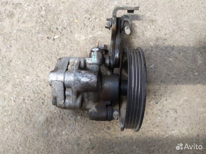 Насос гидроусилителя Mazda Demio 1.3 1997