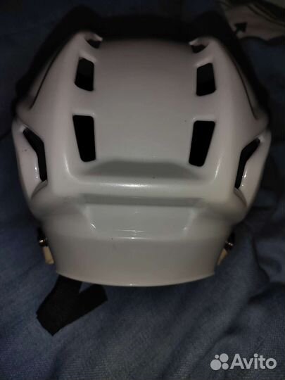 Хоккейный шлем