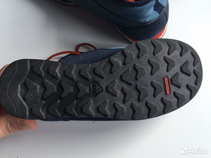 Кроссовки adidas
