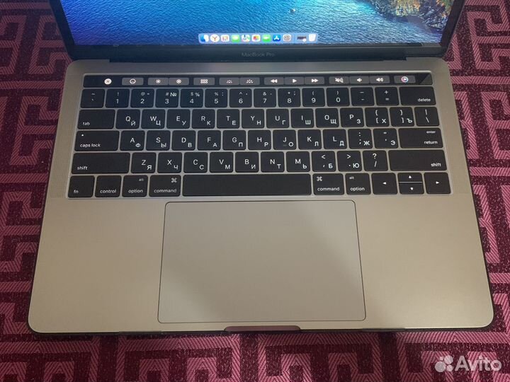 Apple MacBook Pro 13 2016 touch bar