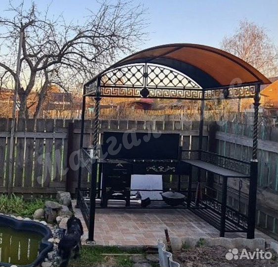 Мангал с крышей