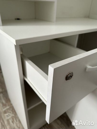 Стойка ресепшн бу