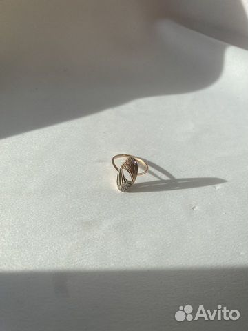 Золотое кольцо 583 пробы с бриллиантами