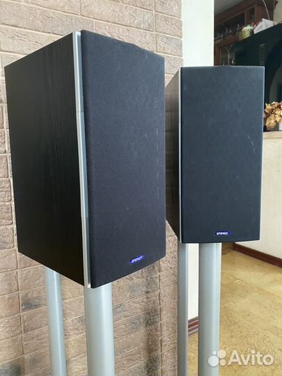 Полочные Energy Connoisseur C-1, Canada