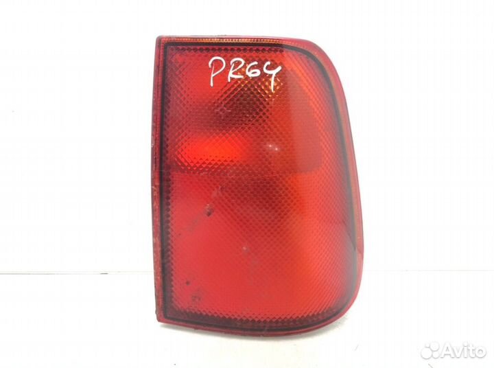 Поворотник правый Nissan Terrano 2 2.7 TDI 1995