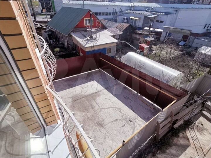 3-к. квартира, 112 м², 2/4 эт.