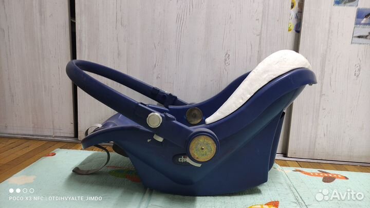 Отдам автокресло chicco