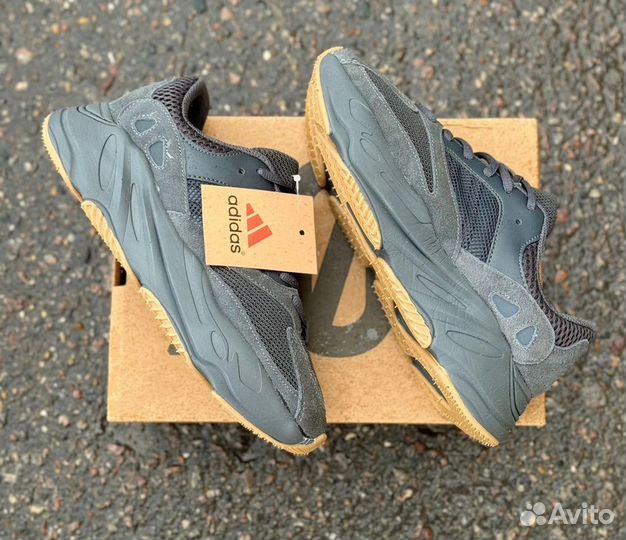 Кроссовки adidas yeezy boost 700