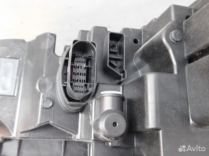 Фара правая Skoda Octavia