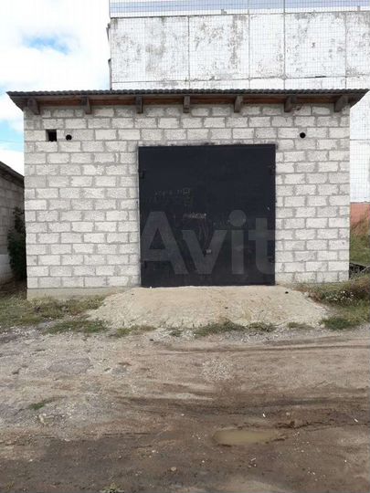 Гараж, > 30 м²