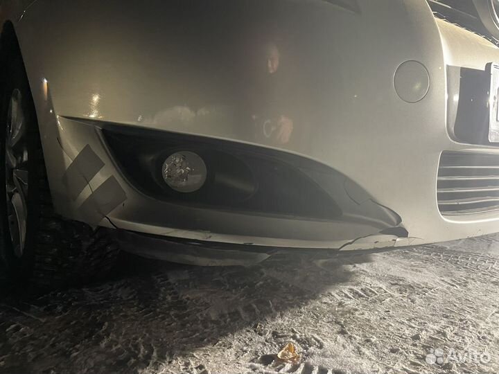 Бампер передний Toyota Auris E150