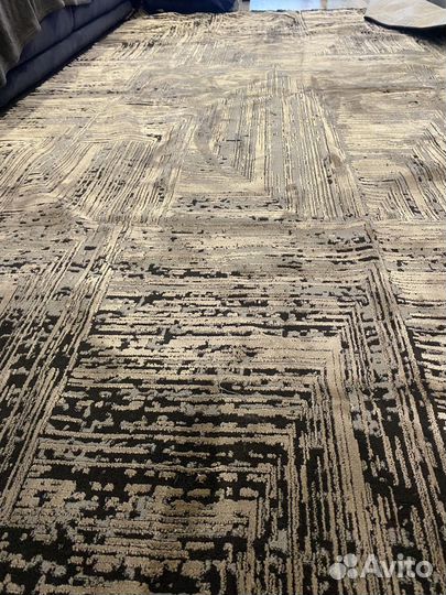 Ковер новый шелковый