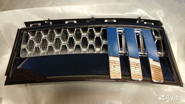 Решетка крыла левая Range Rover