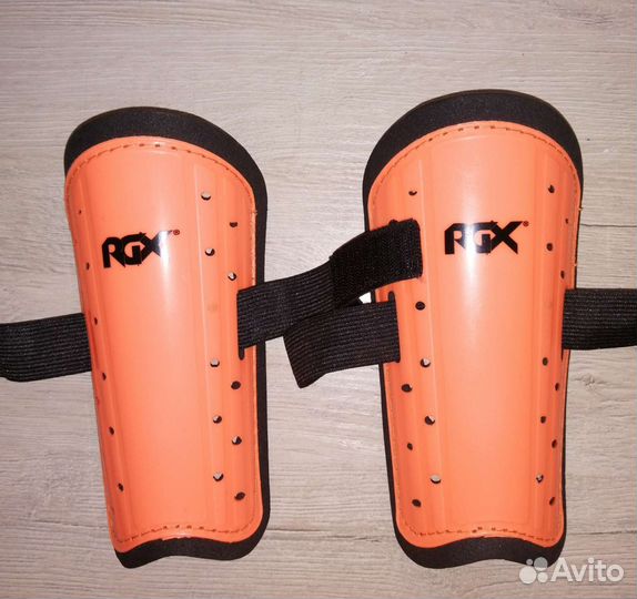 Детские Футбольные щитки размер М