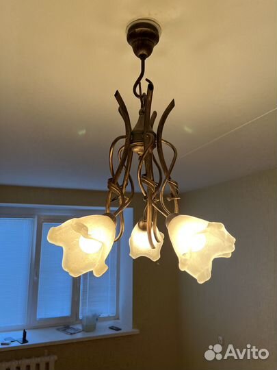 Люстра 5 рожков и светильники
