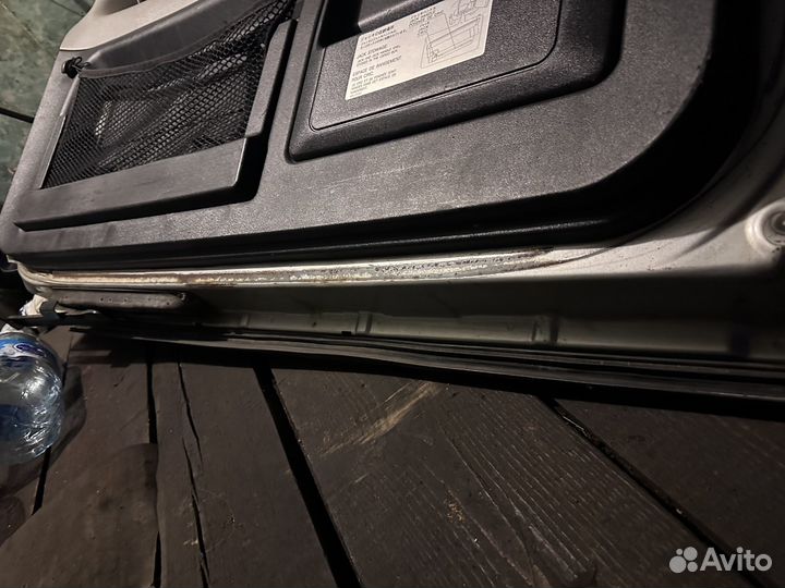 Продам дверь багажника на Mitsubishi Pajero v63w,v