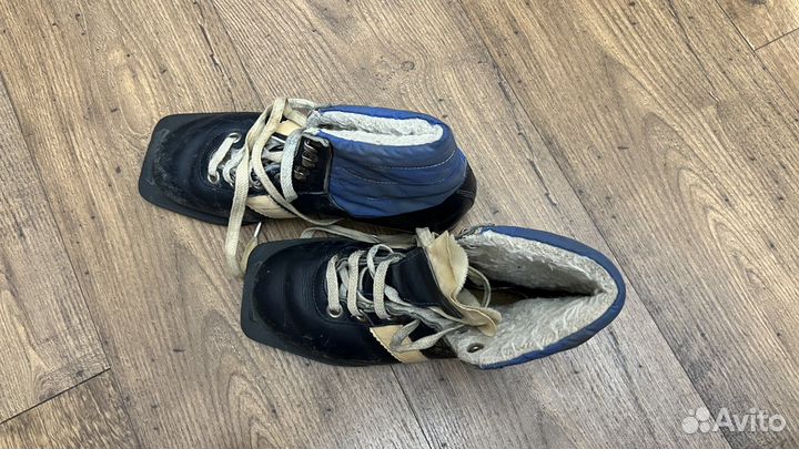 Лыжные ботинки