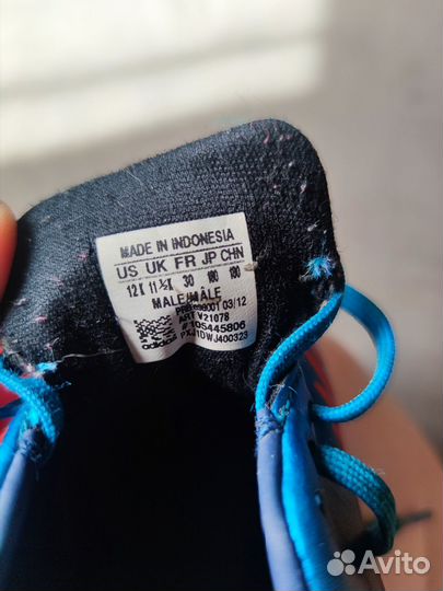 Футбольные бутсы adidas предатор