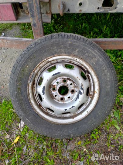 Набор бу колесо диск и шина Vrederstein 175/70R13