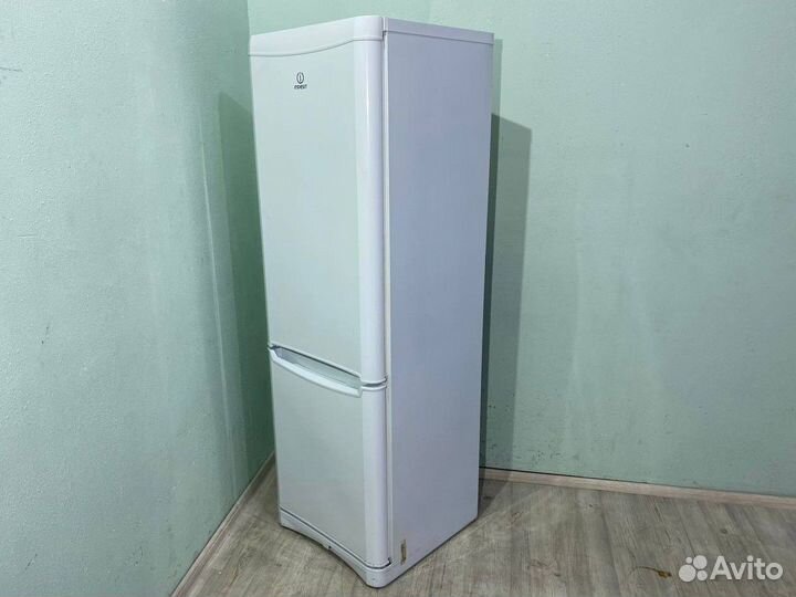 Холодильник Indesit